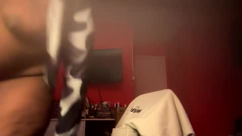 Snapshot of slutty_ebony69 chatting on February 8, 3:30 am slutty_ebony69 online show from February 8, 3:30 am