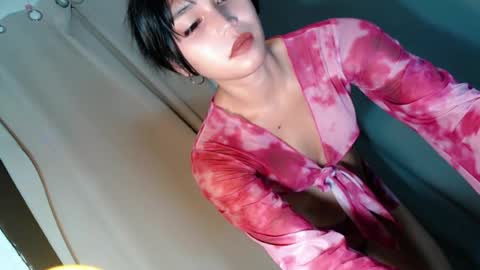 sluttycent online show from April 19, 2:29 pm