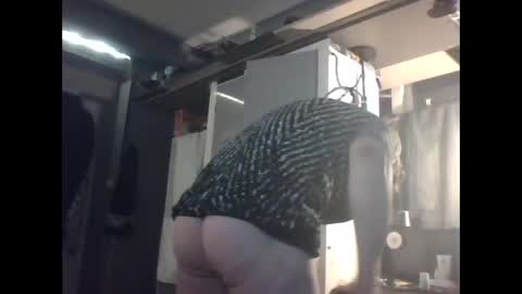 slutviki online show from March 9, 1:21 am