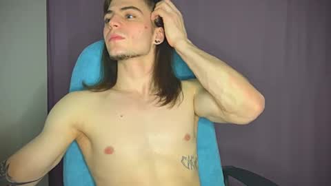 Snapshot of sly_gus chatting on January 13, 6:16 pm Gus online show from January 13, 6:16 pm