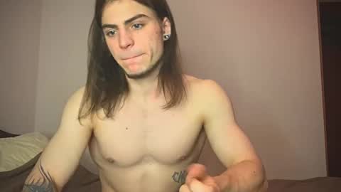 Snapshot of sly_gus chatting on February 4, 3:26 pm Gus online show from February 4, 3:26 pm