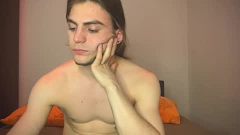 Snapshot of sly_gus chatting on March 6, 4:49 pm Gus online show from March 6, 4:49 pm