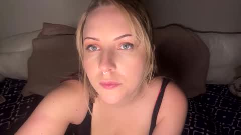 smallclitbitch333 online show from February 27, 6:39 am