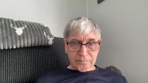 SmallSi online show from April 22, 1:29 pm