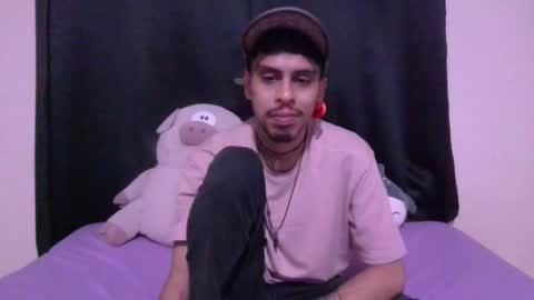 Snapshot of smoker00teddybear chatting on October 25, 8:24 am teddy online show from October 25, 8:24 am