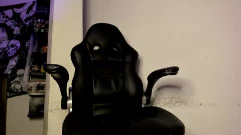 snakebutterfly online show from June 28, 8:32 am