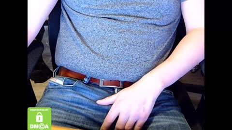 Sneakybill online show from January 2, 10:01 pm