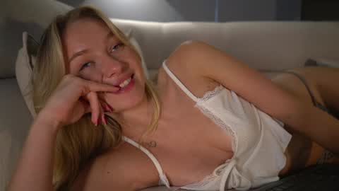 Candice Snow online show from January 29, 7:11 pm