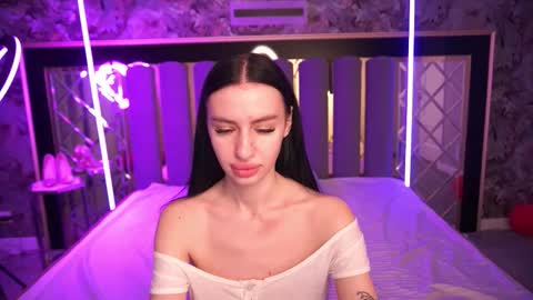 snow_whiteeex online show from March 25, 6:53 am