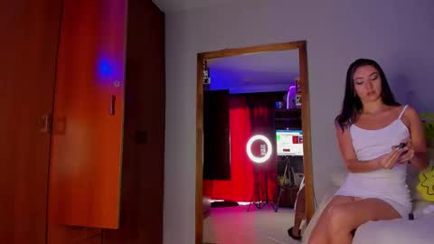 snowbabyxox online show from February 22, 3:58 pm