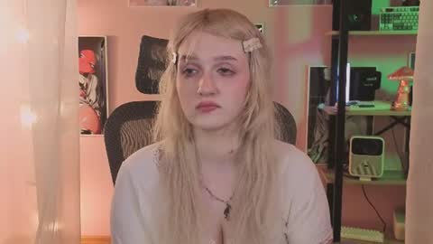 Ellie online show from June 17, 9:36 am