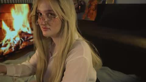 Ellie online show from June 4, 5:35 am