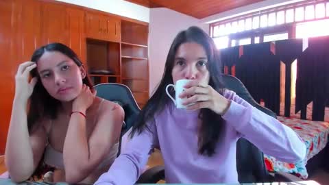 soffy and mia online show from December 20, 1:07 pm