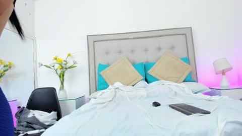 sofhyalove online show from April 11, 7:18 pm