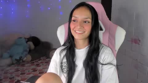 Snapshot of sofi1608 chatting on October 8, 5:02 am sofia online show from October 8, 5:02 am