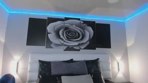 sofi_sp online show from December 15, 11:39 am