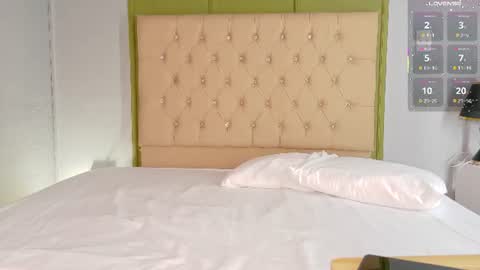sofia__salazar online show from July 7, 11:36 am