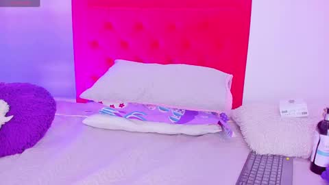 Snapshot of sofia_girl_ chatting on January 30, 7:29 am SOFIA online show from January 30, 7:29 am