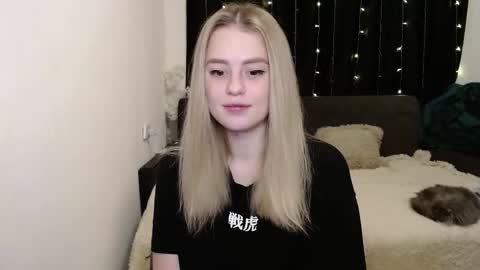 Snapshot of sofia_rosemary chatting on December 11, 11:19 am sofia_rosemary online show from December 11, 11:19 am
