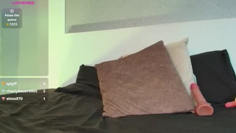 Sofa online show from October 24, 9:59 pm