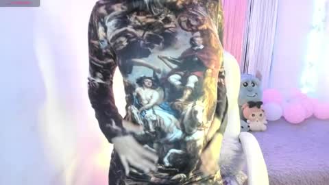 Sofia Thomson online show from April 2, 10:33 am