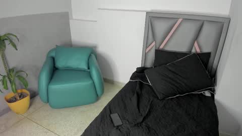 Sofa online show from September 24, 12:56 pm