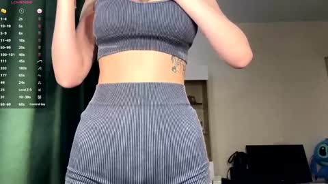 Hi My name is Sofia Welcome to my room Please thumbs up - its important online show from March 26, 4:40 am