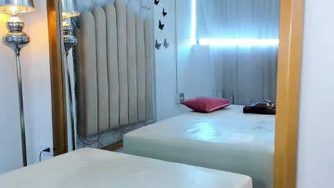 Snapshot of sofiarios04 chatting on September 13, 1:46 pm Sofia online show from September 13, 1:46 pm