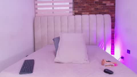 Sofia Velez  online show from April 10, 12:10 pm