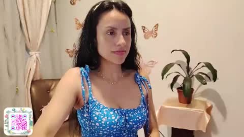 Snapshot of sofibelladelavega chatting on October 3, 5:10 pm Sofi Bella online show from October 3, 5:10 pm