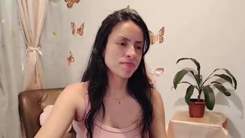 Snapshot of sofibelladelavega chatting on October 16, 4:06 pm Sofi Bella online show from October 16, 4:06 pm