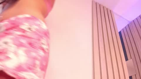 soficandy_ online show from September 17, 1:14 pm