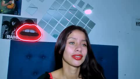 Snapshot of sofiia_tay chatting on September 16, 2:42 pm sofiia_tay online show from September 16, 2:42 pm