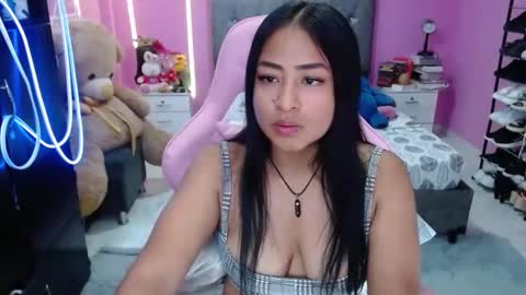 sofia Dreams online show from October 23, 12:45 am