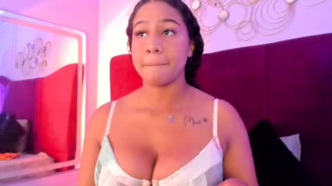 sofiifox online show from April 9, 3:21 am