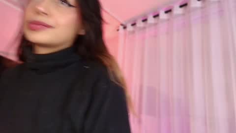 Snapshot of sofly_s chatting on March 11, 11:44 am Sofi online show from March 11, 11:44 am