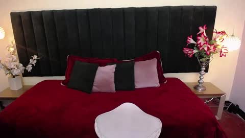 Cam and Amy online show from November 17, 9:50 pm