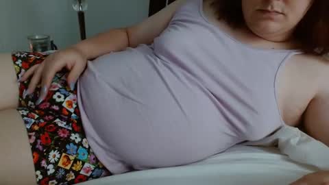 Snapshot of softenbyyy chatting on September 23, 8:04 pm chubby enby sissy online show from September 23, 8:04 pm