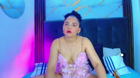 Sol Latiana online show from May 13, 4:05 pm