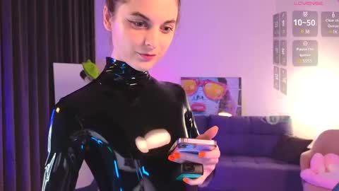 Sonia online show from March 12, 4:02 pm