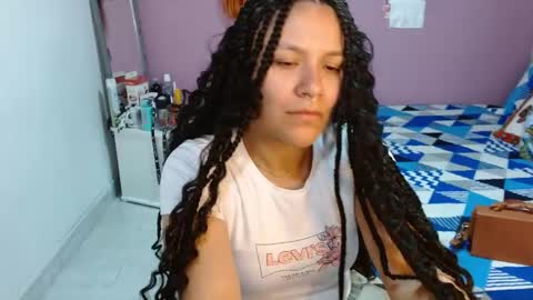 Snapshot of soniafuckboobs chatting on December 27, 2:43 pm soniafuckboobs online show from December 27, 2:43 pm