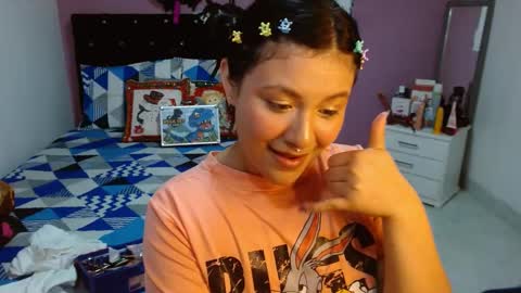 Snapshot of soniafuckboobs chatting on December 18, 3:22 pm soniafuckboobs online show from December 18, 3:22 pm