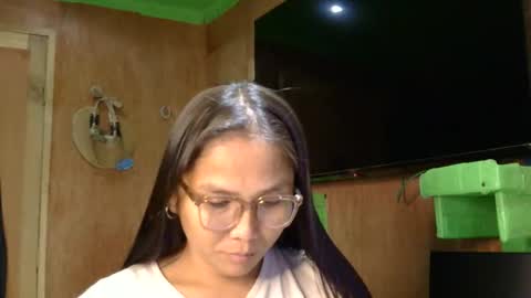 soniarey534 online show from May 19, 5:31 pm