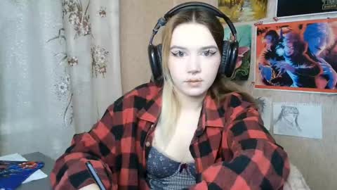 Mila online show from May 5, 5:30 pm