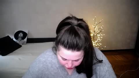 sophia__olsen online show from April 9, 6:19 am