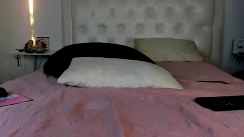 Sophia Harper online show from December 18, 1:02 pm