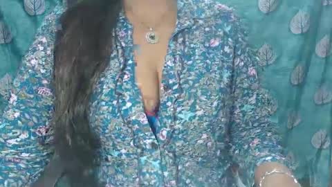 Snapshot of sophia_indian chatting on March 7, 5:18 am Sophia Tamil online show from March 7, 5:18 am
