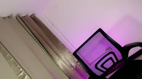 sophia_walker18 online show from June 3, 4:12 pm