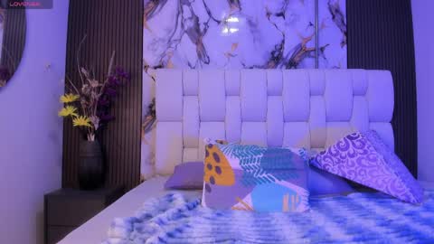 sophiaa10 online show from April 18, 7:58 pm