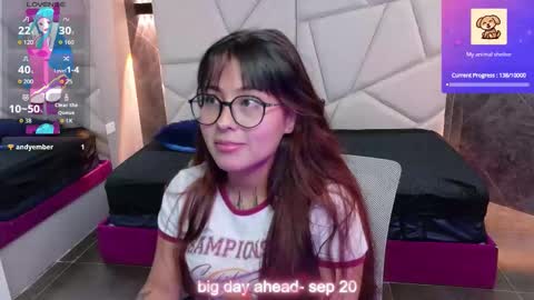 Snapshot of sophiaa_7 chatting on September 14, 11:44 am Sophi online show from September 14, 11:44 am